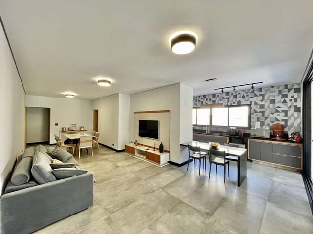 Sobrado com 525m² 3 quartos e 4 banheiros, à venda, no bairro Granja Viana em Cotia