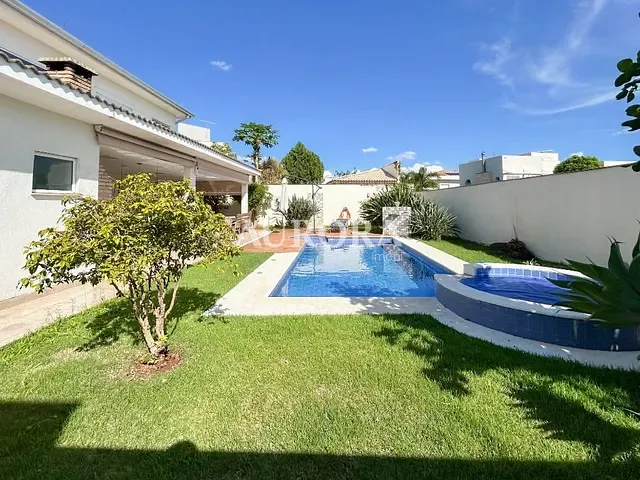 Sobrado com 600m² 4 quartos e 7 banheiros, à venda, no bairro Vivendas do Arvoredo em Londrina