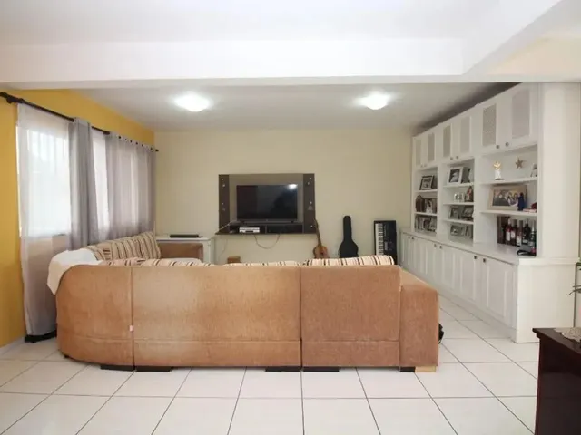 Casa com 126m² 3 quartos e 3 banheiros, para alugar, no bairro Santa Felicidade em Curitiba