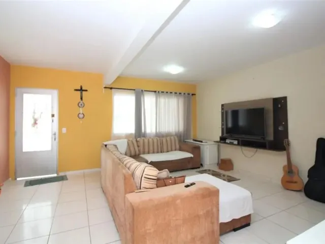Casa com 126m² 3 quartos e 3 banheiros, para alugar, no bairro Santa Felicidade em Curitiba