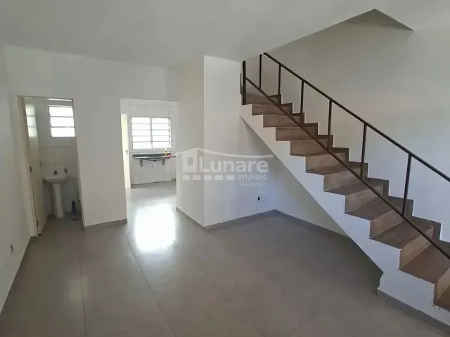 Sobrado com 120m² 2 quartos e 1 banheiro, à venda ou para alugar, no bairro itapema em Guararema