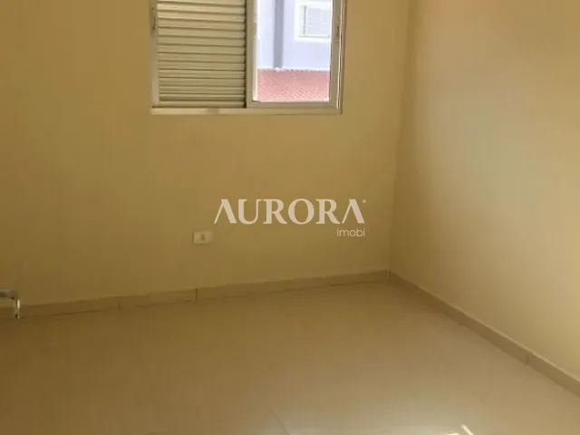 Sobrado 3 quartos e 2 banheiros, à venda, no bairro Jardim San Diego em Londrina