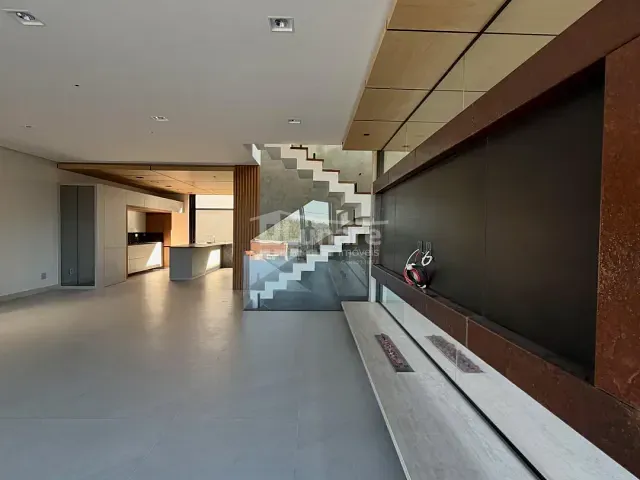 Sobrado com 296m² 3 quartos e 5 banheiros, à venda, no bairro Jardim Marica em Mogi das Cruzes