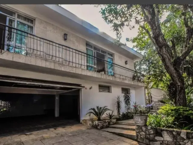 Sobrado com 635m² 4 quartos e 7 banheiros, à venda, no bairro Jardim Marajoara em São Paulo
