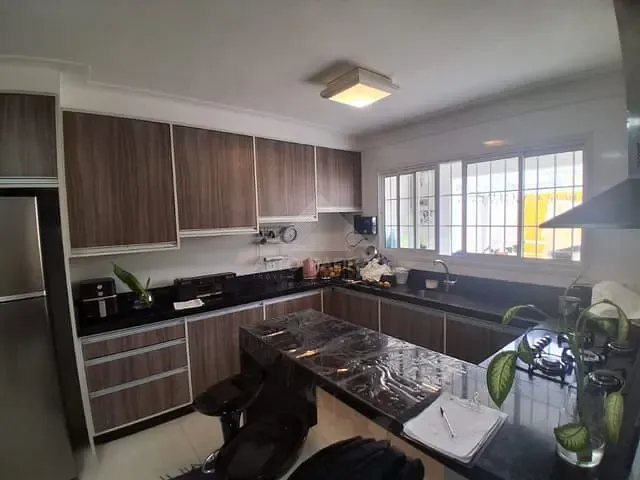 Sobrado com 125m² 3 quartos e 3 banheiros, à venda, no bairro Jardim Guapituba em Mauá