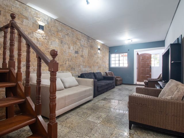 Foto do Sobrado - Sobrado para venda em Vila Universitária com 3 quartos, sendo 1 suíte , 184m² | Lares e Andares Imóveis