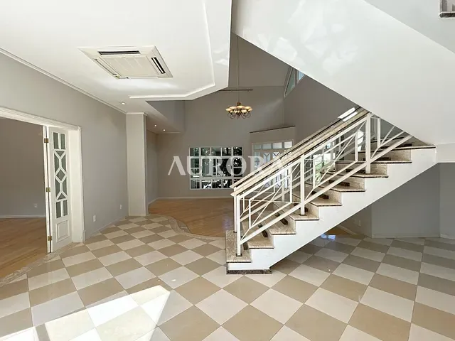 Sobrado com 1102m² 4 quartos e 7 banheiros, à venda, no bairro Esperança em Londrina