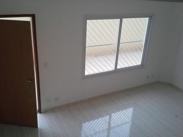 Sobrado 2 quartos e 2 banheiros, à venda, no bairro Vila Ré em São Paulo