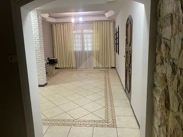 Sobrado com 238m² 3 quartos e 1 banheiro, à venda, no bairro Parque das Américas em Mauá