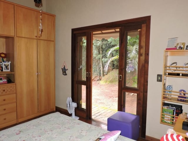 Sobrado com 1123m² 5 quartos e 8 banheiros, à venda, no bairro Chácara Vale do Rio Cotia em Carapicuíba