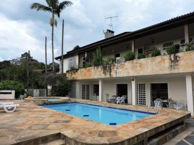 Sobrado com 3726m² 5 quartos e 7 banheiros, à venda, no bairro Nova Fazendinha em Carapicuíba