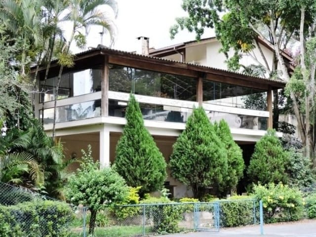 Sobrado com 3726m² 5 quartos e 7 banheiros, à venda, no bairro Nova Fazendinha em Carapicuíba