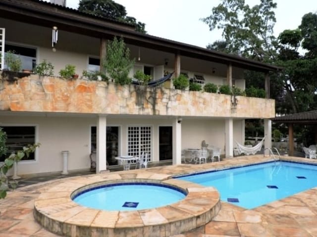Sobrado com 3726m² 5 quartos e 7 banheiros, à venda, no bairro Nova Fazendinha em Carapicuíba