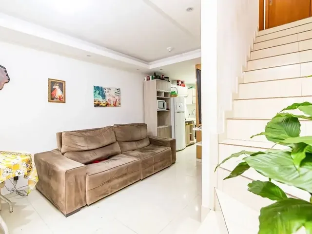 Sobrado com 72m² 3 quartos e 3 banheiros, à venda, no bairro Sítio Cercado em Curitiba
