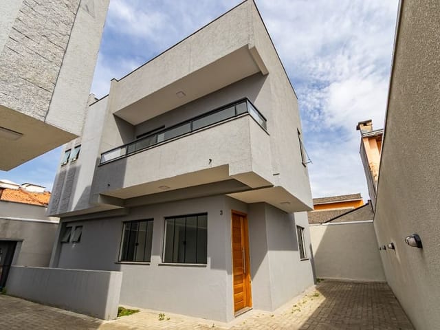 Sobrado com 143m² 4 quartos e 3 banheiros, à venda, no bairro Cajuru em Curitiba