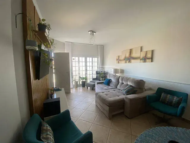 Sobrado com 175m² 3 quartos e 3 banheiros, à venda ou para alugar, no bairro Vila Suissa em Mogi das Cruzes