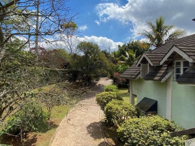 Sobrado com 3136m² 4 quartos e 7 banheiros, à venda, no bairro Chácara Santa Lúcia dos Ypes em Carapicuíba