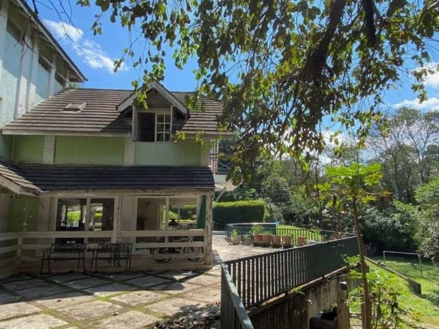 Sobrado com 3136m² 4 quartos e 7 banheiros, à venda, no bairro Chácara Santa Lúcia dos Ypes em Carapicuíba