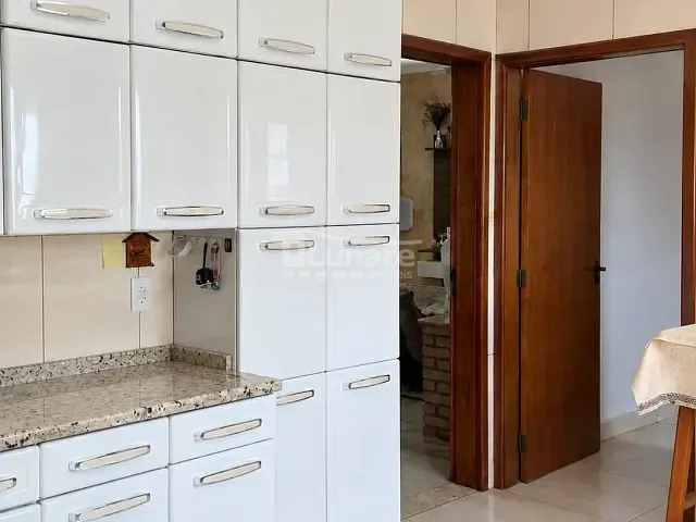 Sobrado com 400m² 5 quartos e 3 banheiros, à venda, no bairro Jardim Rubi em Mogi das Cruzes
