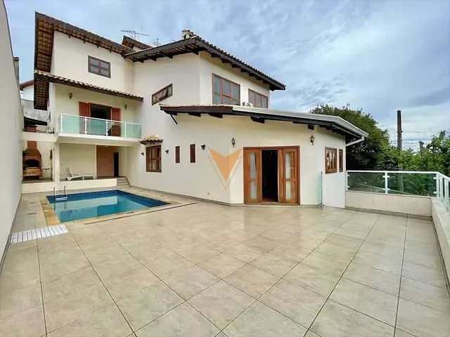 Sobrado com 479m² 4 quartos e 5 banheiros, à venda, no bairro Terras do Madeira em Carapicuíba