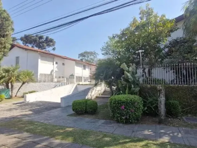 Sobrado com 138m² 4 quartos e 4 banheiros, à venda, no bairro Bacacheri em Curitiba