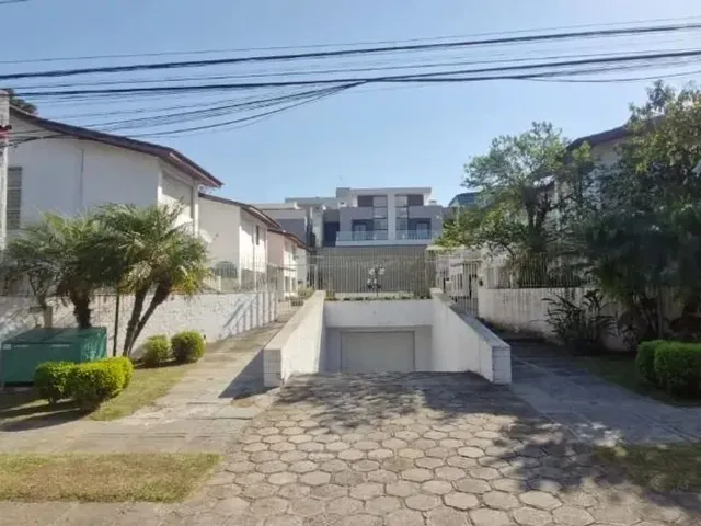 Sobrado com 138m² 4 quartos e 4 banheiros, à venda, no bairro Bacacheri em Curitiba