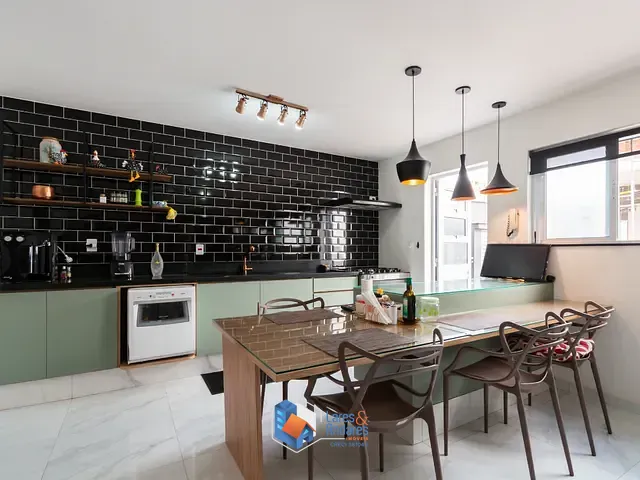Sobrado com 164m² 3 quartos e 5 banheiros, à venda, no bairro Planalto Paulista em São Paulo