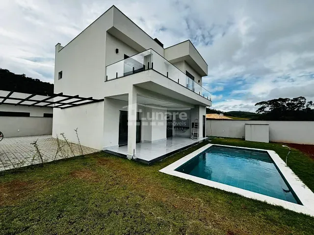 Sobrado com 413m² 3 quartos e 2 banheiros, à venda, no bairro itapema em Guararema