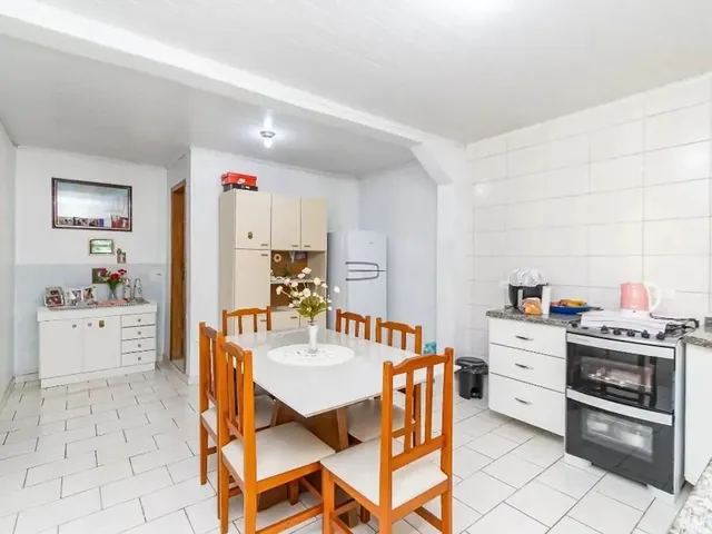 Sobrado com 160m² 5 quartos e 3 banheiros, à venda, no bairro Umbará em Curitiba