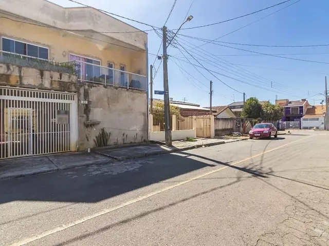 Sobrado com 160m² 5 quartos e 3 banheiros, à venda, no bairro Umbará em Curitiba