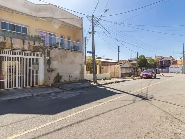 Sobrado com 160m² 5 quartos e 3 banheiros, à venda, no bairro Umbará em Curitiba