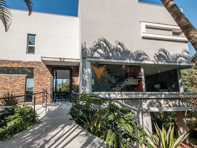 Sobrado com 1988m² 4 quartos e 5 banheiros, à venda, no bairro Chácara dos Lagos em Carapicuíba