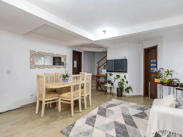 Casa com 138m² 3 quartos e 3 banheiros, à venda, no bairro Boa Vista em Curitiba