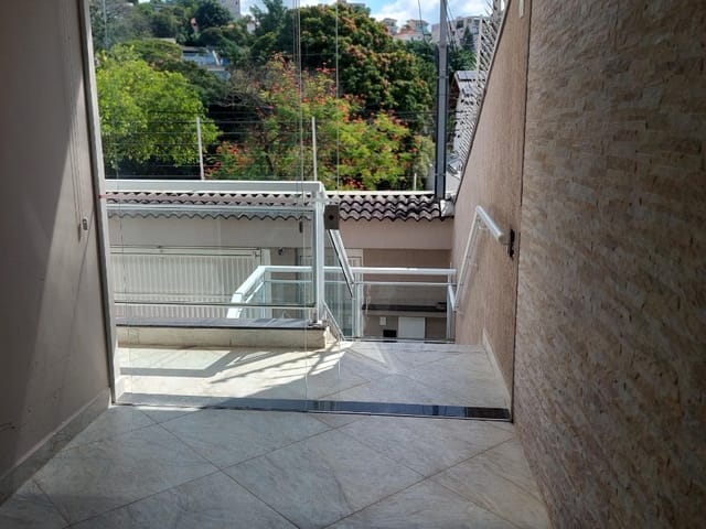 Sobrado com 400m² 3 quartos e 2 banheiros, à venda, no bairro Vila Ipojuca em São Paulo