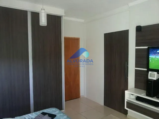 Sobrado com 150m² 3 quartos e 2 banheiros, à venda, no bairro Residencial de Ville em São José dos Campos