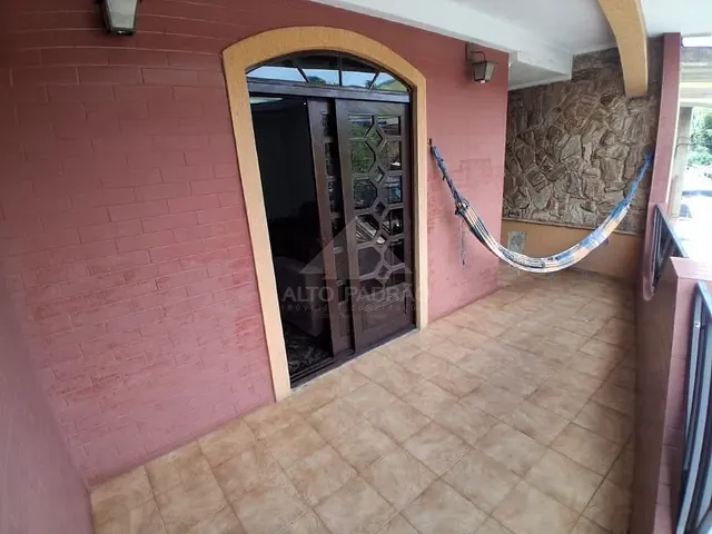 Sobrado com 125m² 4 quartos e 3 banheiros, à venda, no bairro Jardim Itapark em Mauá
