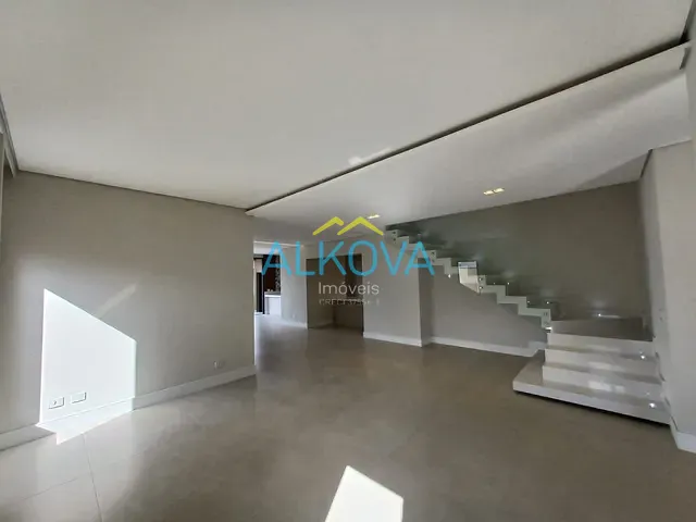 Sobrado com 369m² 4 quartos e 5 banheiros, à venda, no bairro Condomínio Residencial Alphaville II em São José dos Campos