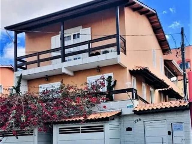 Sobrado com 250m² 3 quartos e 2 banheiros, à venda, no bairro Jardim São Vicente em Cotia