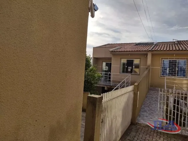 Sobrado 4 quartos e 3 banheiros, à venda, no bairro Gralha Azul em Fazenda Rio Grande