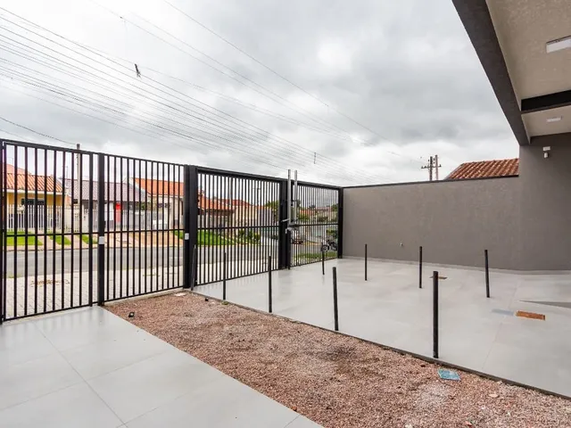 Sobrado com 200m² 3 quartos e 2 banheiros, à venda, no bairro Veneza em Fazenda Rio Grande