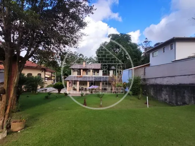 Sobrado com 1296m² 3 quartos e 4 banheiros, à venda, no bairro Lagoa Grande em Embu-Guaçu