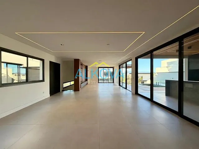 Sobrado com 460m² 5 quartos e 6 banheiros, à venda, no bairro Condomínio Residencial Alphaville em São José dos Campos