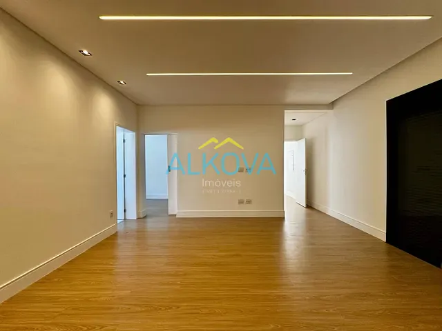 Sobrado com 460m² 5 quartos e 6 banheiros, à venda, no bairro Condomínio Residencial Alphaville em São José dos Campos
