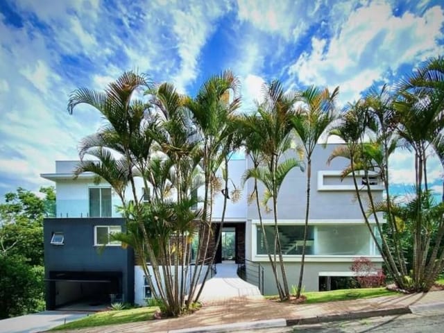 Sobrado com 1988m² 4 quartos e 5 banheiros, à venda, no bairro Chácara dos Lagos em Carapicuíba