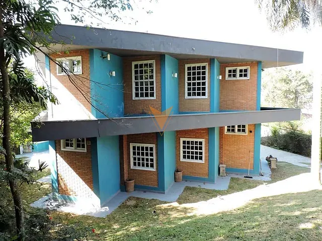Sobrado com 2915m² 6 quartos e 8 banheiros, à venda ou para alugar, no bairro Granja Viana em Carapicuíba