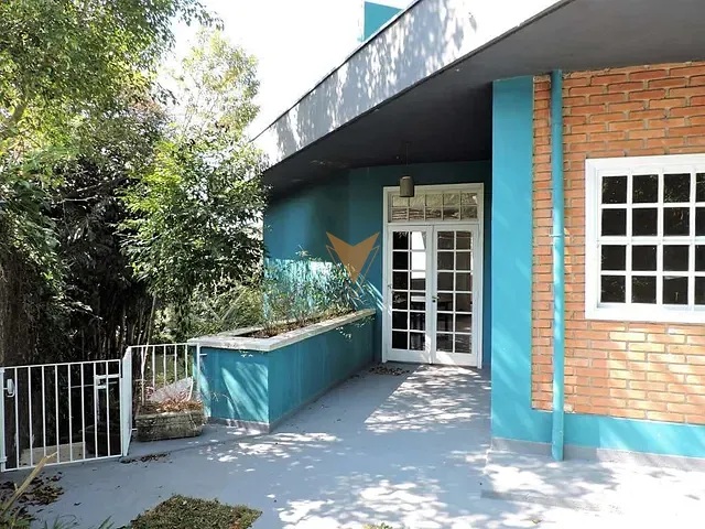 Sobrado com 2915m² 6 quartos e 8 banheiros, à venda ou para alugar, no bairro Granja Viana em Carapicuíba
