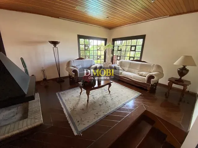 Sobrado com 992m² 6 quartos e 6 banheiros, à venda ou para alugar, no bairro Centro em Gravataí