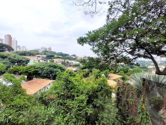 Sobrado com 500m² 7 quartos e 3 banheiros, à venda ou para alugar, no bairro Sumaré em São Paulo