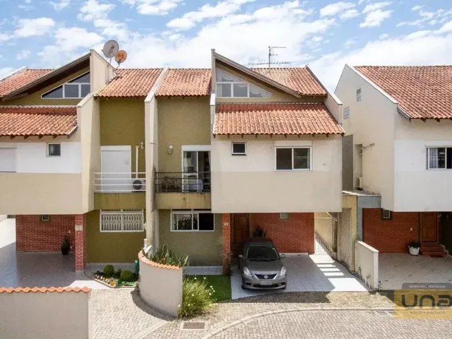 Sobrado com 204m² 4 quartos e 2 banheiros, à venda, no bairro Santa Felicidade em Curitiba
