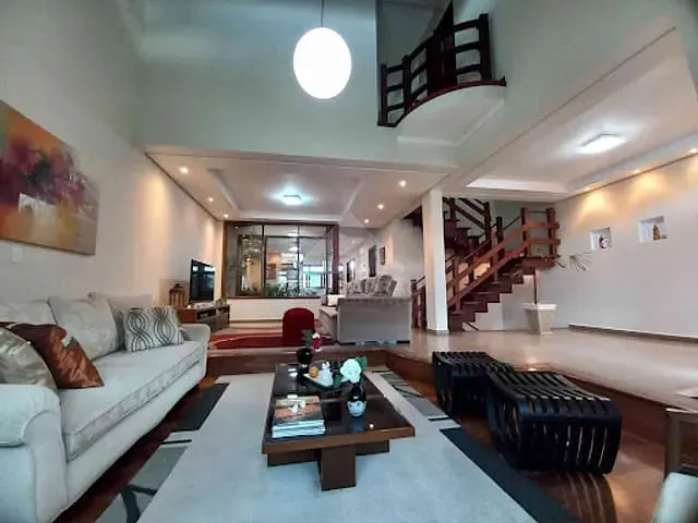 Sobrado com 184m² 3 quartos e 4 banheiros, à venda, no bairro Jardim Pilar em Mauá